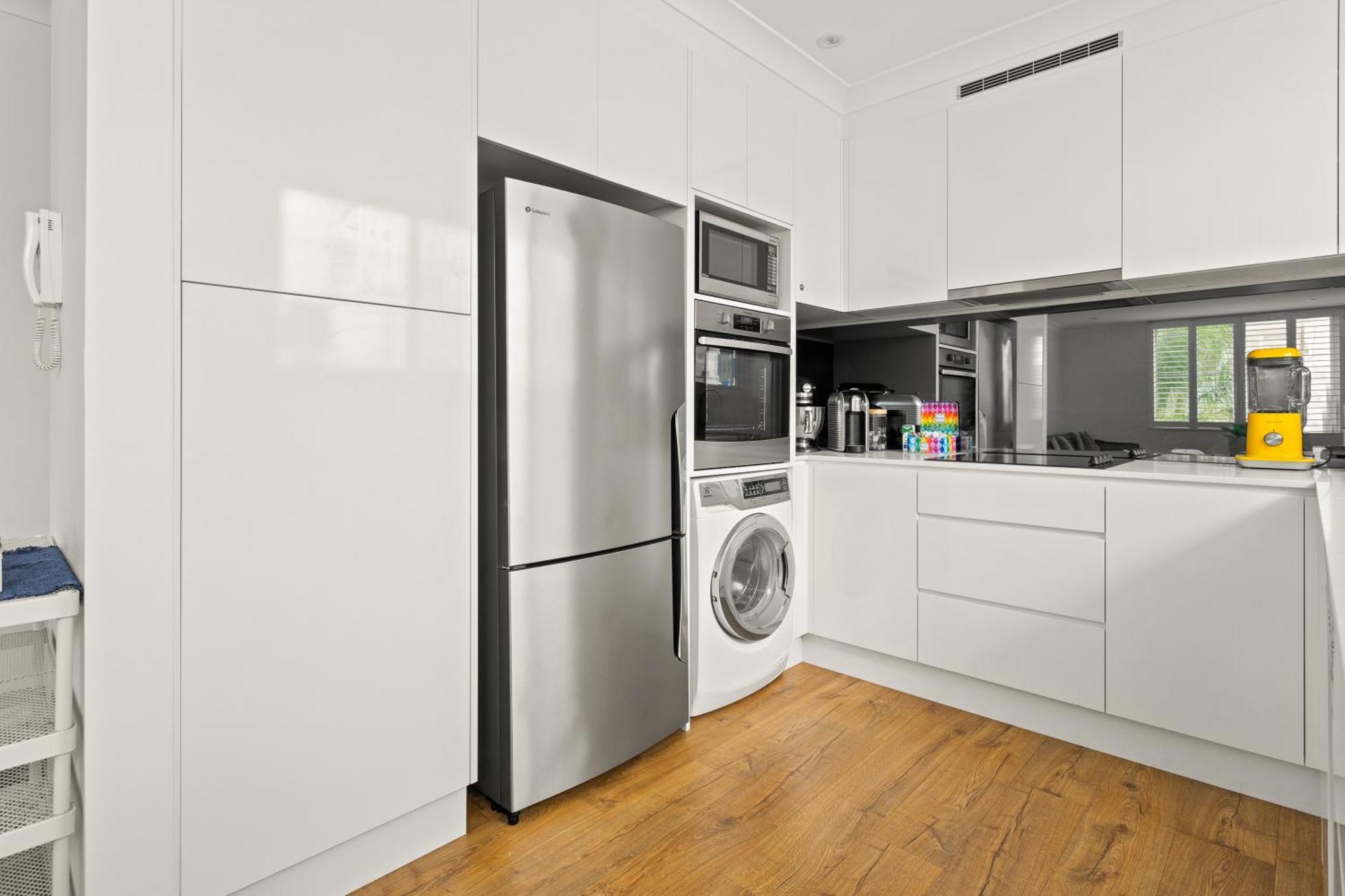 Chic Apartment Footsteps From Manly Beach Сидней Экстерьер фото